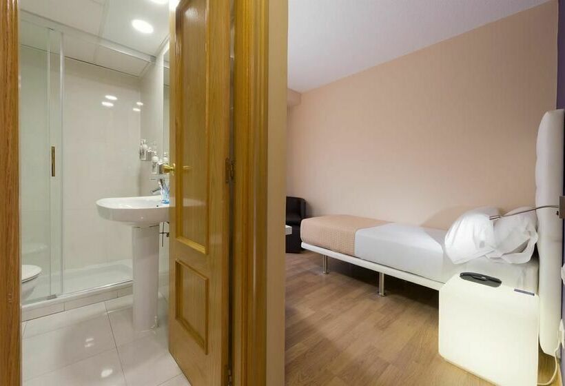 فندق Tryp Ciudad de Alicante أليكانتي