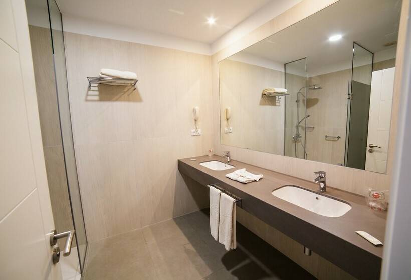 Bathroom Hotel RF San Borondon Puerto de la Cruz