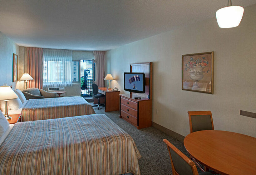 בית מלון כפרי Four Points by Sheraton Montreal Centre Ville מונטריאול