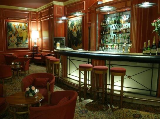 B4 Grand Hotel Lyon ليون