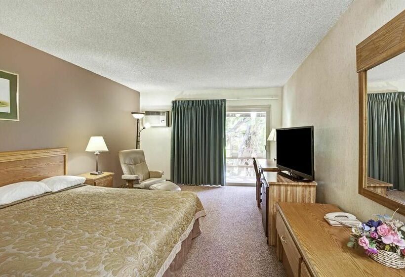 Super 8 Motel Long Beach