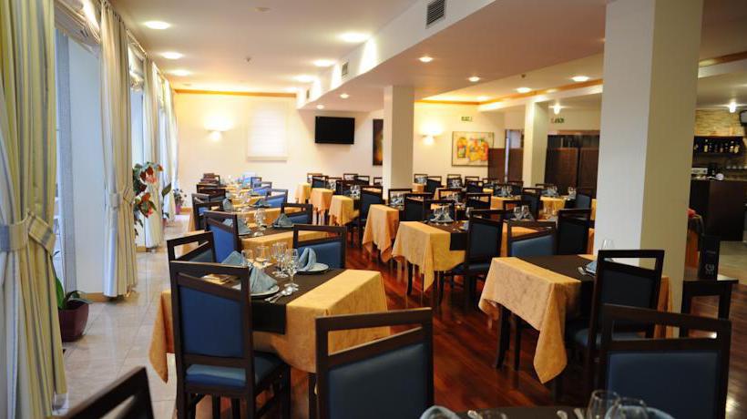 مطعم Hotel AJ Chaves