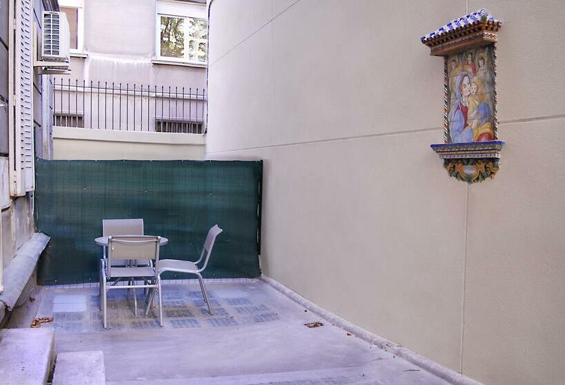 Apartamentos Blume Conde Aranda Madrid