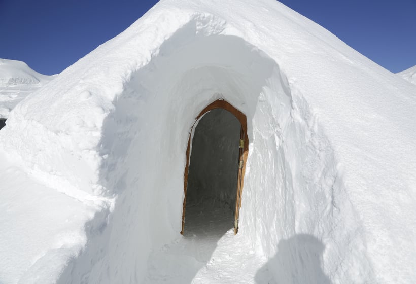 Outside Hotel Iglu Grau Roig