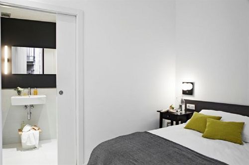 AinB Gothic Cathedral Apartments Barcelona
