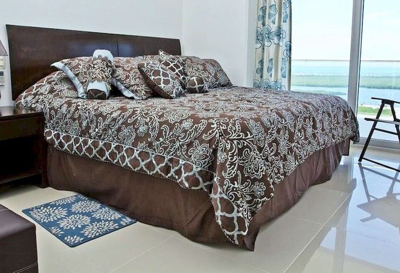 Barcelona Tower Suites Cancun