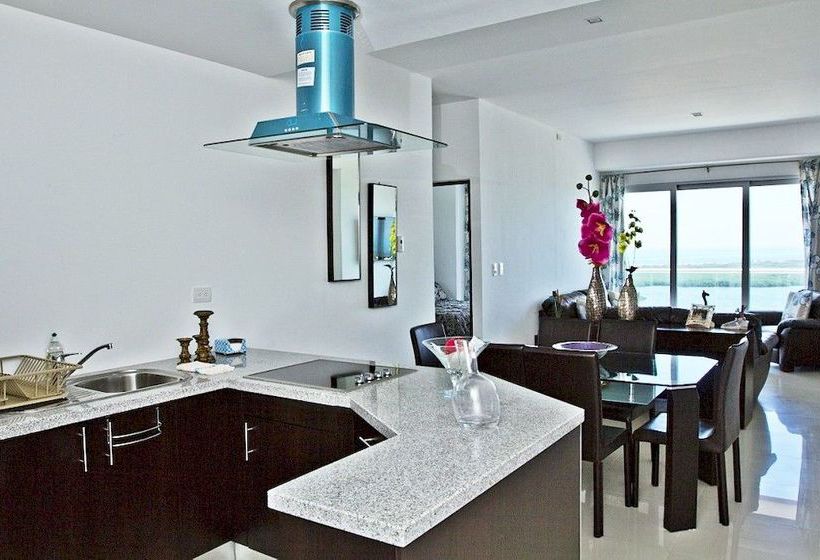 Barcelona Tower Suites Cancun