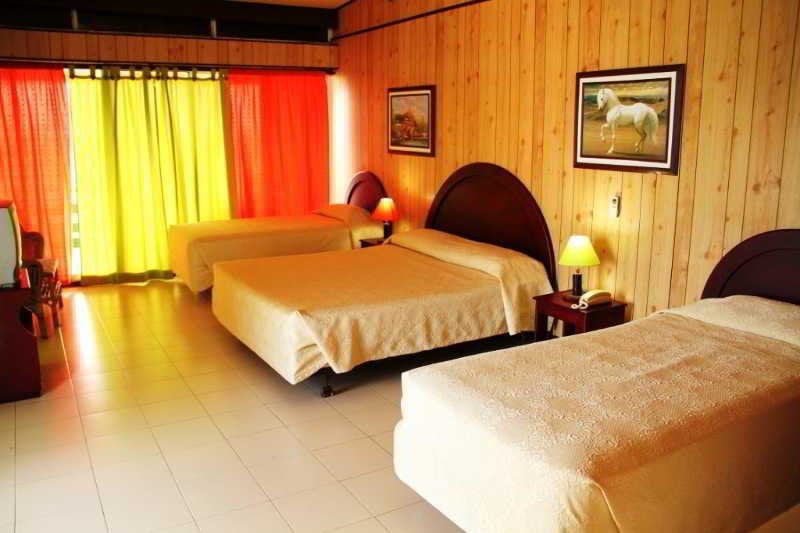 Tres Casitas San Andres