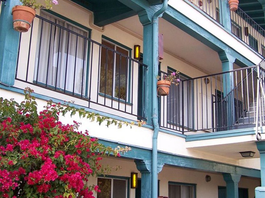 Hotel Fiesta Inn And Suites Santa Barbara