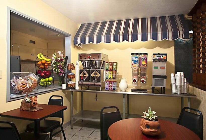 Travelodge Hotel at LAX Airport Los Angeles