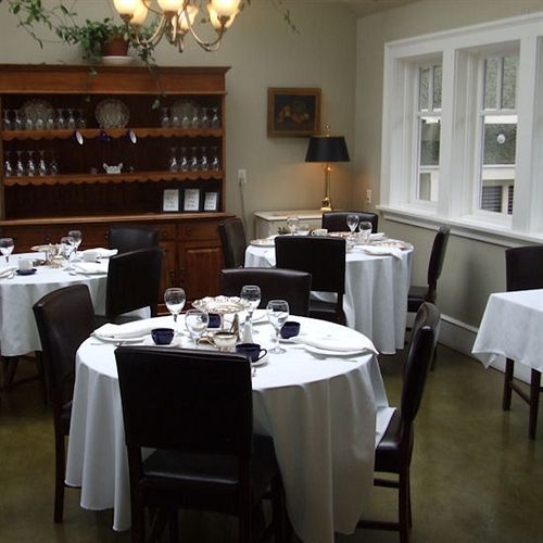 Bed and Breakfast Rosewood Victoria Inn