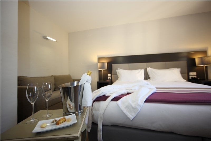 Hotel Les Agassins Le Pontet
