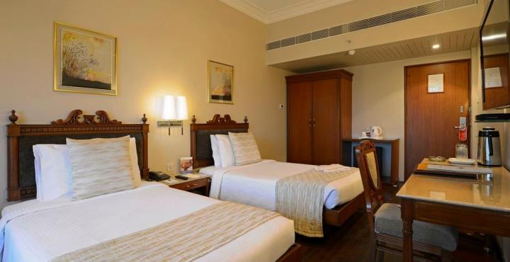 Hotel Sun-n-Sand Pune