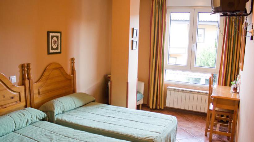 Hotel del Parque Los Corrales de Buelna
