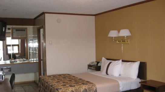 Hotel Canada's Best Value Inn Calgary