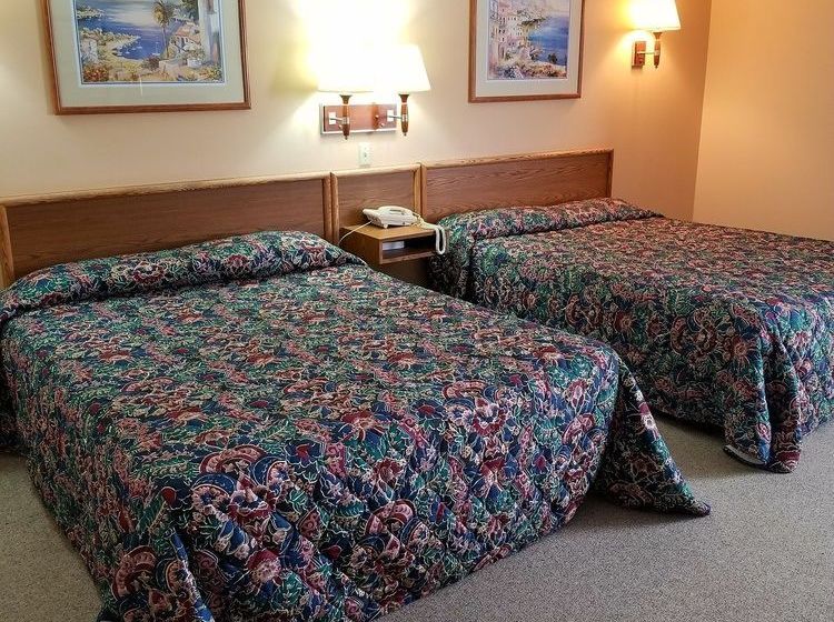 Отель Meadowlark Motor Inn Bridgeport