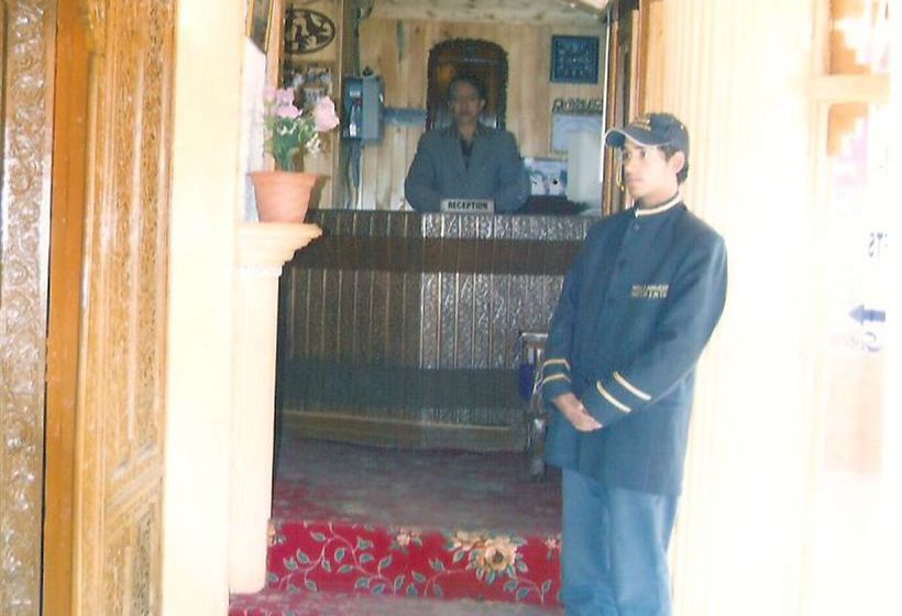Hotel Zahgeer Continental Srinagar