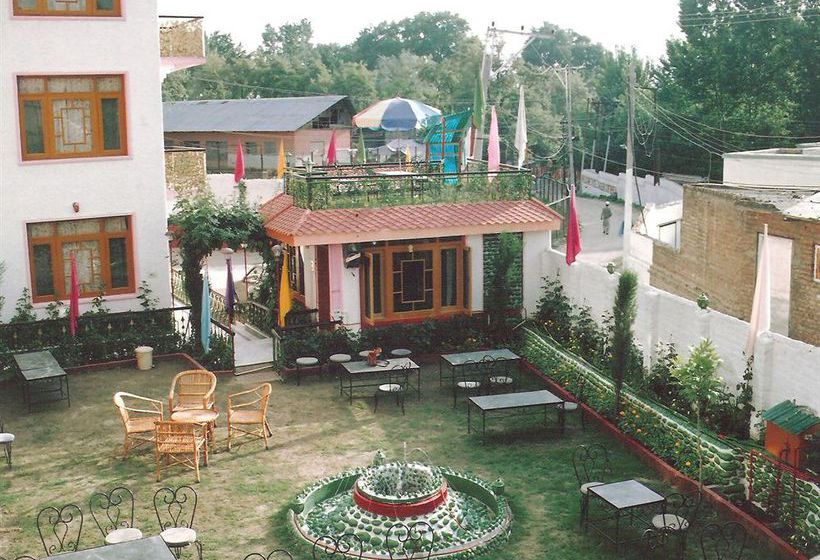 Hotel Zahgeer Continental Srinagar