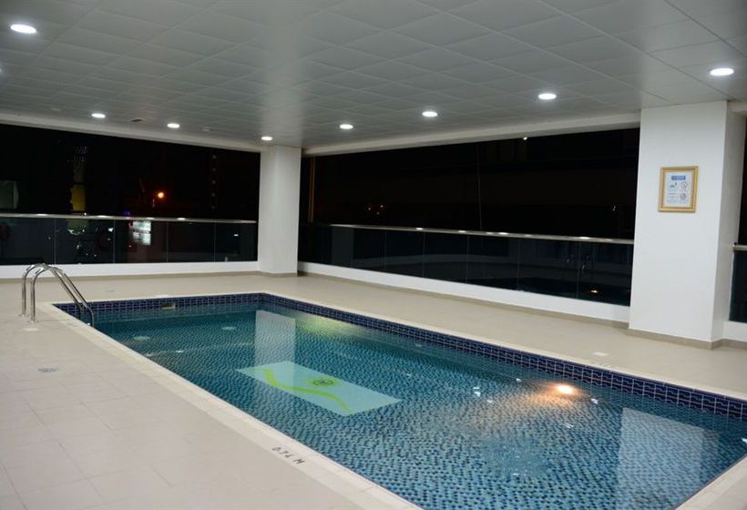 Бассейн Welcome Hotel Apartments Дубай