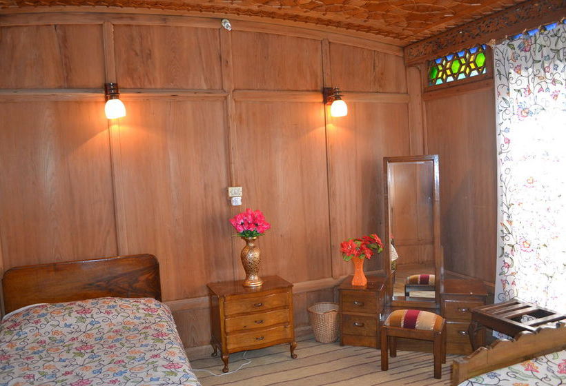 Hotel Peacock Houseboats Srinagar