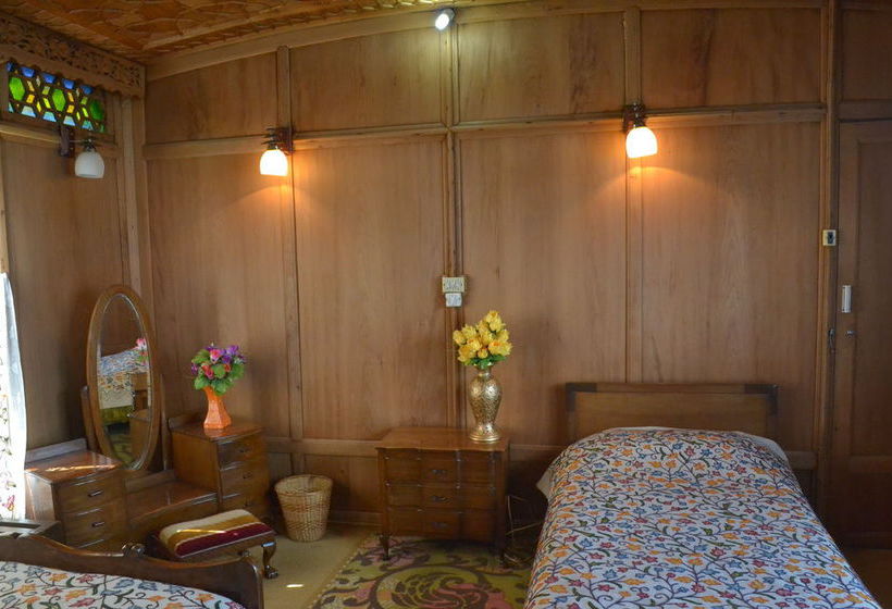 Hotel Peacock Houseboats Srinagar