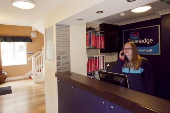 Hotel Travelodge London Northolt The Best Offers With Destinia Hotel Travelodge London Northolt